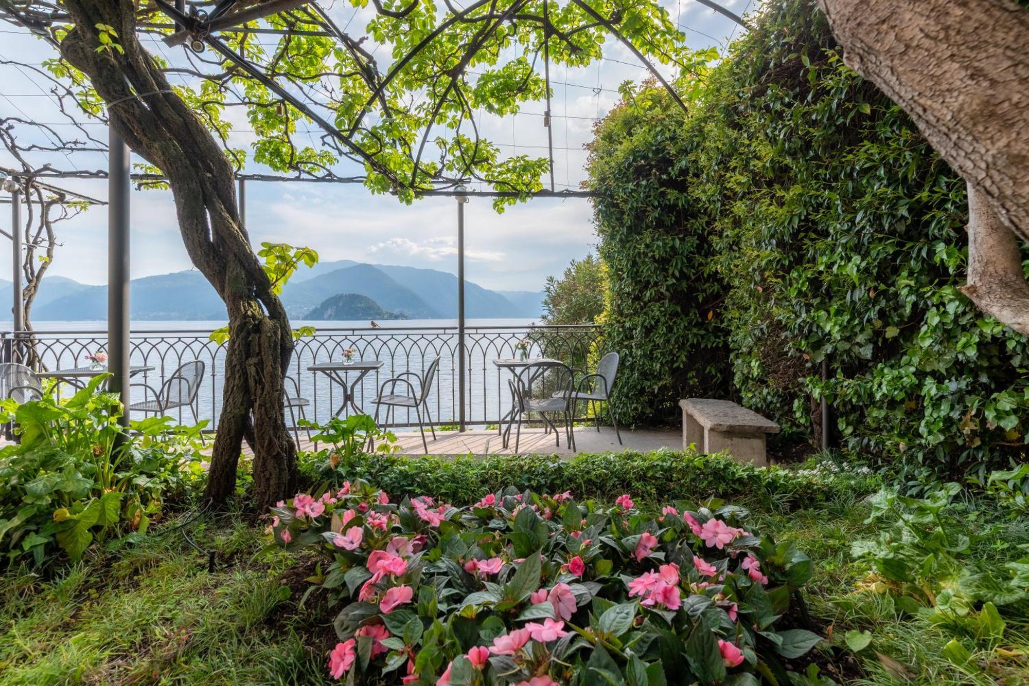 Casa Du Lac, By R Collection Hotels Варенна Экстерьер фото